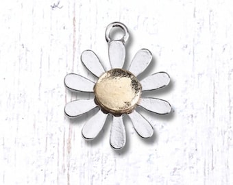 Two tone daisy charm, 5 pcs, 18x15mm gold and silver tone alloy flower charm, mixed metal tones small pendants for jewelry (G0217)
