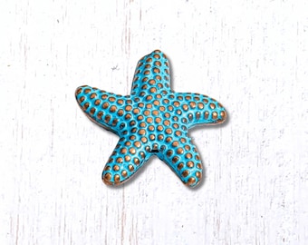 30 antique copper starfish beads, 13.5x14 mm sea star alloy spacer beads with blue patina for beachy jewelry and crafts (G0227)