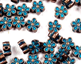 100 antique copper flower shaped beads, small 6.5-7mm floral alloy spacer beads with or without blue patina for boho jewelry (L0306/308)