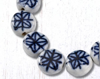 Blue and white porcelain beads, 30 pcs, 12.5mm flat round coin beads with sunburst flower design, hand painted (C0125)