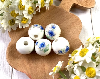 5 ceramic beads with floral print, big 20mm porcelain focal beads white with blue flowers and leaves, statement beads for beadable items