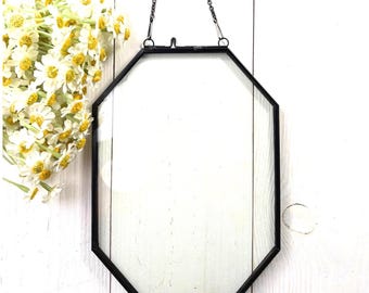 Black octagonal floating frame, 7.1" x 5.1" octagon hanging frame with detachable chain for pressed flower art, photos, memorabilia (T)