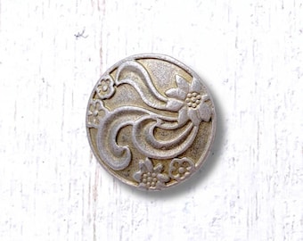 Metal floral buttons, 10 pcs, 19mm antique matte pewter round with flower and scrolls, shank button for leather jewelry, sewing