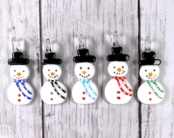 Glass snowman pendant for necklaces, 2 pc, 62x24x10mm, lampwork glass snowman ornaments, glass charms for wintertime crafts (A0029)