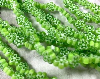 Green glass daisy beads for earrings, millefiori cute green flower beads, Murano glass beads 6 mm, flower shaped beads, approx. 50 beads