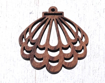 10 wood scallop shell charms, 32.5x30mm laser cut pendants, open pattern for ocean-inspired crafts