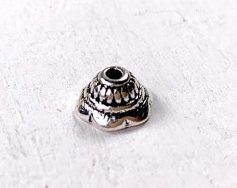 100 pcs antique silver bead caps, scalloped edge spacer beads for jewelry, Tibetan-style floral bead embellishments, 8x4.5mm, 1.5mm hole