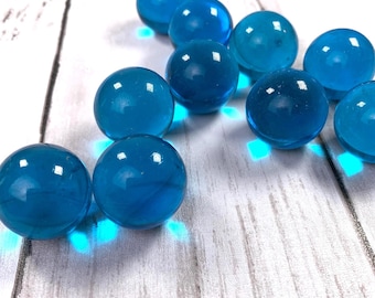 Aqua 25 mm marbles, 10 pcs, 1 inch transparent undrilled glass beads with visible blemishes, glass stones for games, jewelry making