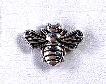 Metal bee spacer beads, insect beads for bracelets, animal shaped alloy beads for jewelry, antique silver or gold 14x10 mm, 2mm hole, 20 pcs