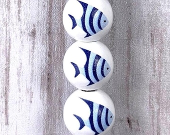 Tropical fish wooden round beads, ~14 mm with 4mm hole, 20 pcs for DIY garland and tassels, marine life themed beads for macrame
