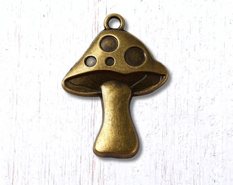 5 antique bronze mushroom charms, 40x29 mm toadstool alloy charms for woodland inspired crafts (L0304)