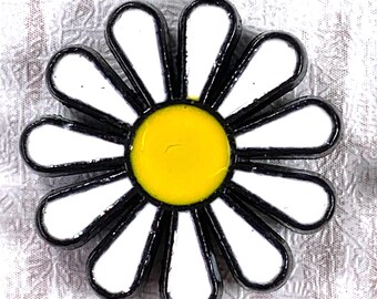 5 alloy daisy beads, enamel finish metal beads for necklace or earrings, black, yellow, white daisy, large 19.5mm flower beads, 1.5mm hole