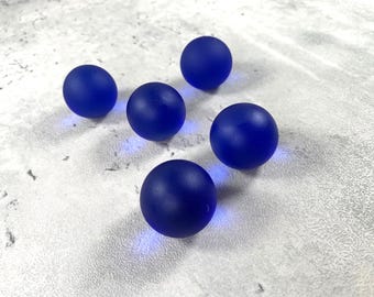 5 blue cultured sea glass marbles, approx. 24mm/0.94" solid glass spheres, frosted blue matte glass orbs, coastal home decor accents