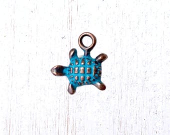 10 antique copper sea turtle mini charms, 13x12mm small tortoise alloy charms with blue patina for jewelry making (G0219)