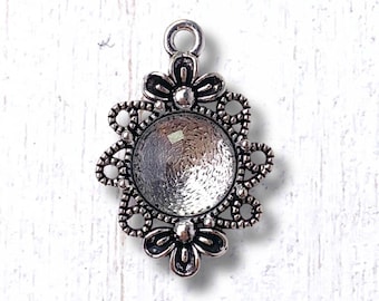 Floral pendant settings w/ glass cabochons, 10 sets, 30mm antique silver pendants with 12mm cab tray for DIY jewelry, earrings