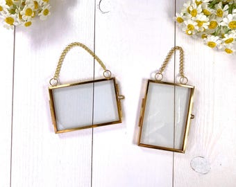 Small hanging frame for pressed flower art, 2.2x3.2" brass floating frame with chain for multimedia art display, wallet size photo ornaments