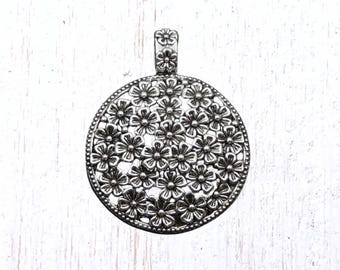 2 floral medallion pendants, large 58x45mm antique silver alloy embossed flower pendants for jewelry, bag charms, keychains (L0316)