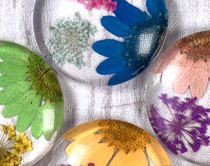 Featured listing image: Pressed dried flower glass cabochons for jewelry, assorted 30mm flat back cabochon for pendants, floral glass accents for DIY gifts, 5 pc