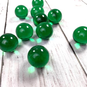 Green 25 mm marbles, 10 pcs, 1 inch transparent undrilled glass beads with visible blemishes for games, jewelry making (H0248, 0249)
