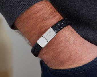 Men&#39;s black braided leather bracelet with engraving, personalized gift, elegant jewelry for husband, dad or friend, men&#39;s jewelry, engraved bracelet, gift idea