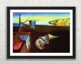 Könnte beinhalten: Ein surrealistisches Gemälde von Salvador Dalí, das schmelzende Uhren, einen Baum, ein Pferd und eine ferne Landschaft zeigt. Das Gemälde ist in einem Stil gehalten, der sowohl traumhaft als auch beunruhigend ist.