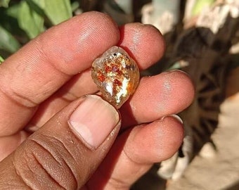 Ruwe edelsteen Oregon Sunstone: gepolijst, 17 karaat (20 x 15 x 10 mm)