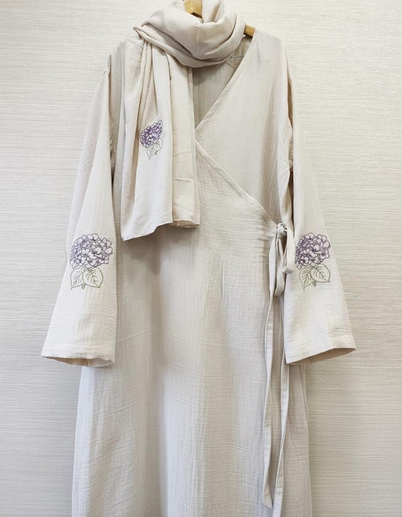 umrah dress for ladies Eastessence presents Double Layered Hajj Umrah Abaya dress available only at eastessence.com. 3XL [+$ 3.99] / 60 [+$ 4.99] / White