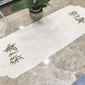 Hand Stitched Linen Tablecloth: Elegant Green Leaf Embroidery