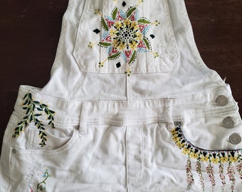 Monos blancos cortos pintados a mano