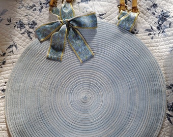 Bolso azul redondo único en su tipo