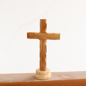 Olive Wood Round Cross Crucifix Standing Holy Land Jerusalem Hand Made
