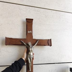 Antique Wooden Wall Crucifix – Large Christian Cross with Metal Jesus Figure – Religious Catholic Home Décor