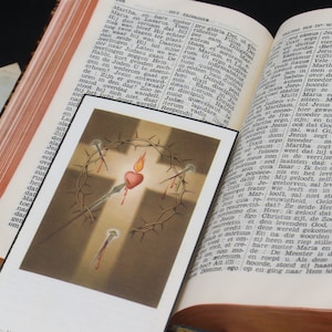 Bible vintage 1943 avec cartes de prière