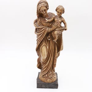 Antyczna statua Matki Boskiej, marmurowa podstawa, Madonna z Dzieciątkiem, religijna rzeźba z gipsu