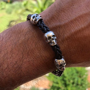 Men's bracelet, leather and silver bracelet with skulls, SKULL 3 MODEL, friend gift, original design by OBBVIUS, handmade jewelry