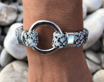 Pulsera mujer de plata y piel, pulsera o-ring,  MODELO LINCE ssp, diferentes colores combinados con piel de serpiente, joyería hecha a mano