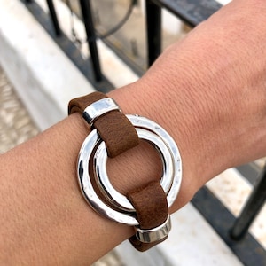 Silver and leather woman bracelet, o-ring bracelet, LINCE lp MODEL, different colors, Italian leather, for women, mothers, handmade jewelry image 3