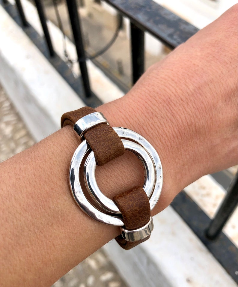 Silver and leather woman bracelet, o-ring bracelet, LINCE lp MODEL, different colors, Italian leather, for women, mothers, handmade jewelry image 3