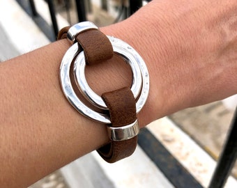 Silver and leather woman bracelet, o-ring bracelet, LINCE lp MODEL, different colors, Italian leather, for women, mothers, handmade jewelry