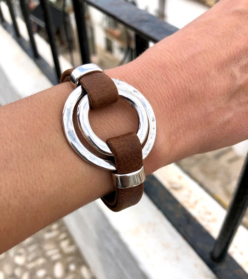 Silver and leather woman bracelet, o-ring bracelet, LINCE lp MODEL, different colors, Italian leather, for women, mothers, handmade jewelry image 1