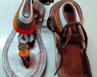 Sandalias de cuero con cuentas Zapatos abiertos de dama Sandalias de playa Sandalias masai Sandalias de cuero hechas a mano Sandalias de cuero de calidad
