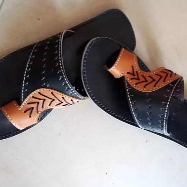 Men's open shoes leather sandals Made of quality leather turned from cow's skin or Camel Hand made Maasai sandals