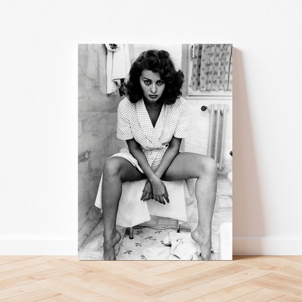 Sophia Loren Portrait Poster Black and White Retro Vintage Classic Iconic Italian Actress Fashion Photography Canvas Framed Printed Wall Art