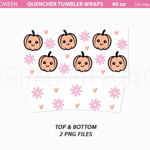 K&ouml;nnte beinhalten: Zwei 40-Unzen-Becherumschl&auml;ge mit einem Halloween-Thema mit rosa Blumen, Herzen und orangefarbenen K&uuml;rbissen mit niedlichen Gesichtern. Der Text "TOP & BOTTOM 2 PNG FILES" befindet sich am unteren Rand des Bildes.