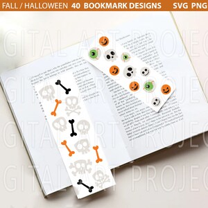Puede incluir: Un conjunto de 40 dise&ntilde;os de marcap&aacute;ginas de Halloween con calaveras, huesos y ojos. Los dise&ntilde;os son en negro, blanco, naranja y verde. Los marcap&aacute;ginas est&aacute;n impresos en cartulina blanca y est&aacute;n listos para recortar y usar.