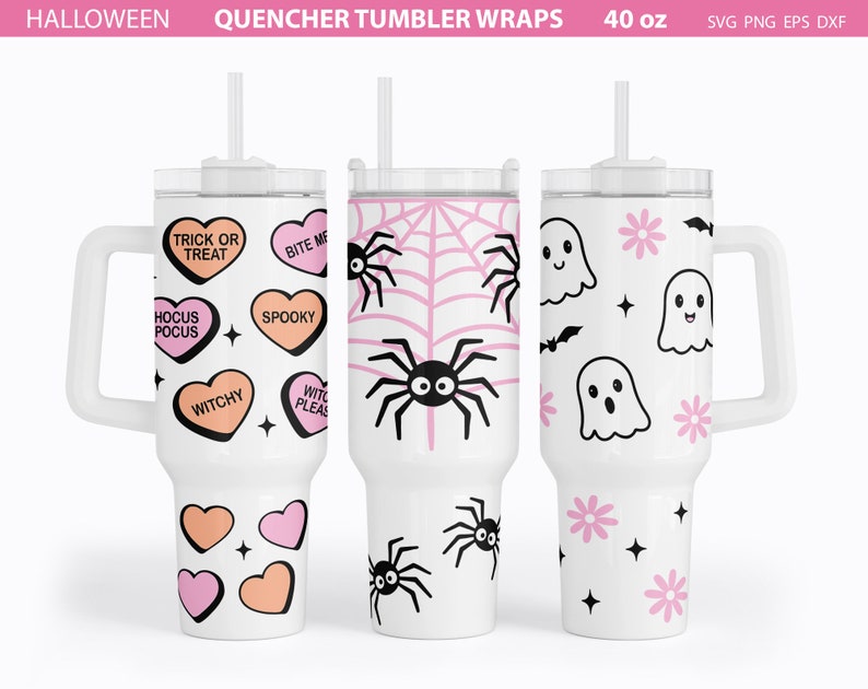 K&ouml;nnte beinhalten: Drei 40-Unzen-Becher-Verpackungen mit Halloween-Designs. Die erste Verpackung zeigt ein pinkfarbenes und schwarzes Spinnennetz mit einer Spinne in der Mitte. Die zweite Verpackung zeigt ein pinkfarbenes und schwarzes Spinnennetz mit einer Spinne in der Mitte. Die dritte Verpackung zeigt einen wei&szlig;en Geist mit rosa Blumen und Flederm&auml;usen.
