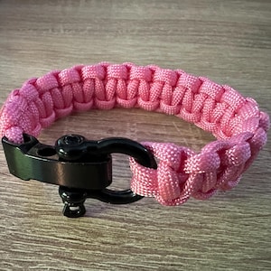 Paracord bracelet