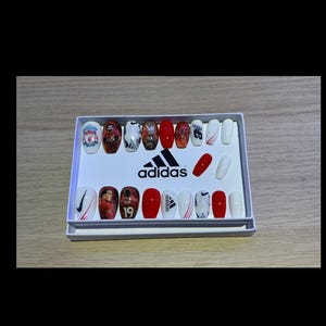 Full set of 20x nails gel….. Football… LIVERPOOL……any shape and length