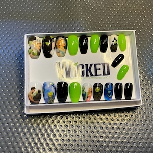Full set of 20x nails gel….. (inspired) WICKED the musical …. any shape and length