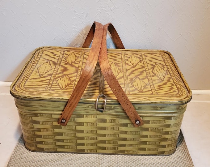 1950's Faux Wicker Tin Picnic Basket With Wood Handles Etsy